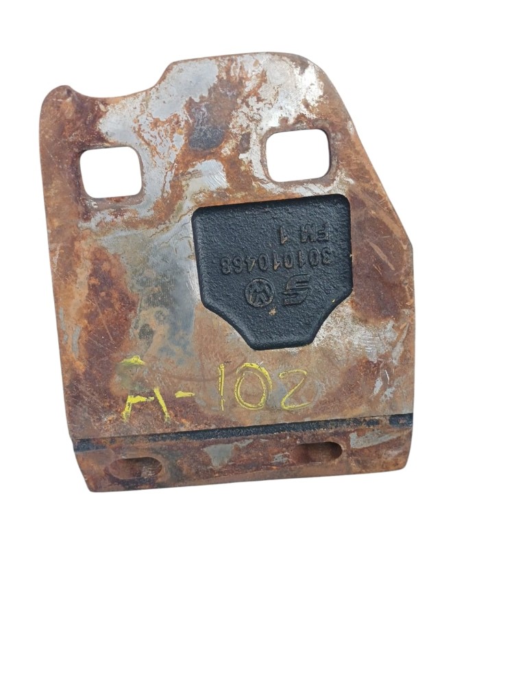 Suporte Fixação Cabine Direito Vw 8120 2010 4