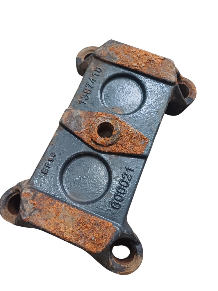Suporte Feixe Mola Fixacao Diferencial Scania 2