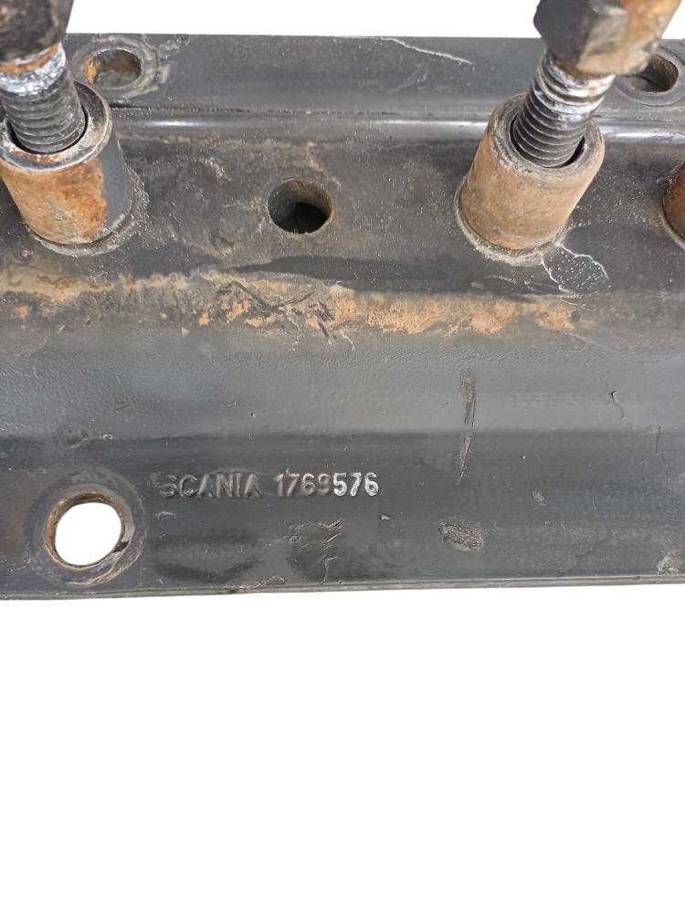 Suporte Cabine Direito Scania G420 2011 8