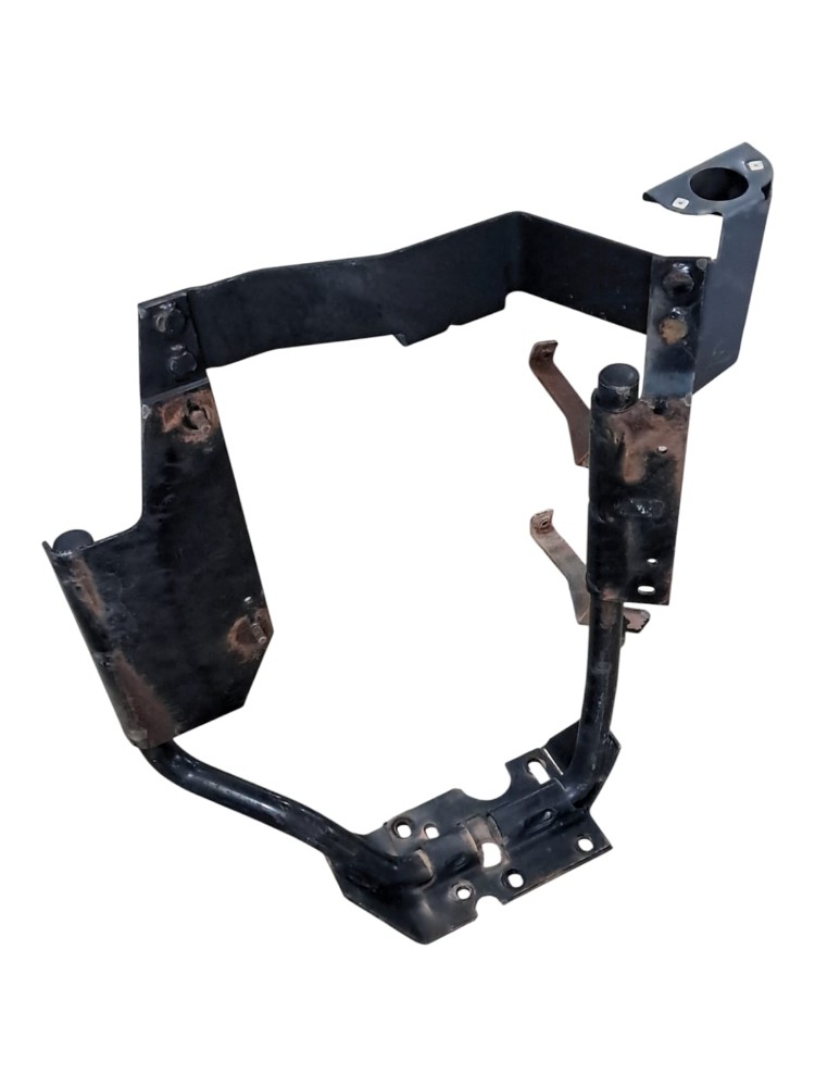 Suporte Paralama Dianteiro L.Direito Volvo VM 2