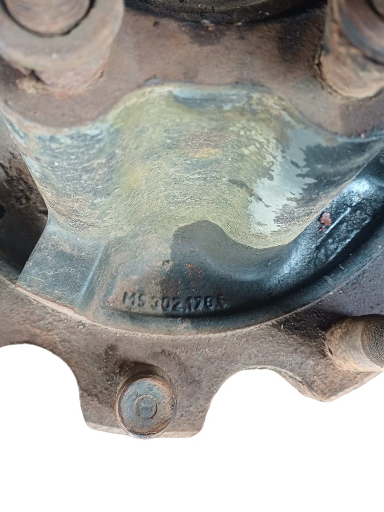 Cubo Roda Tracao Volvo VM 260 6