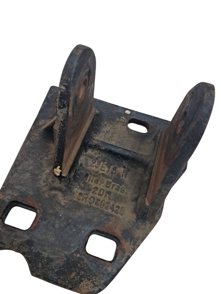 Suporte Fixacao Cabine Vw 8120 2010 Direito 2