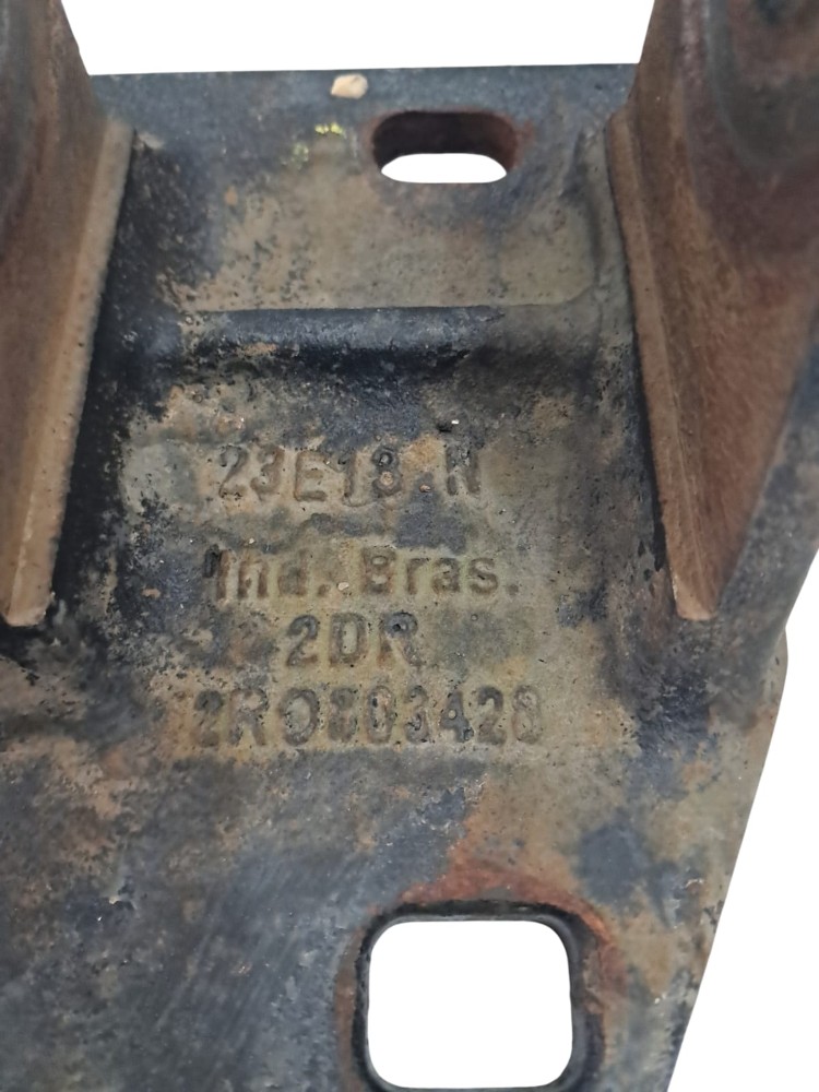 Suporte Fixacao Cabine Vw 8120 2010 Direito 5
