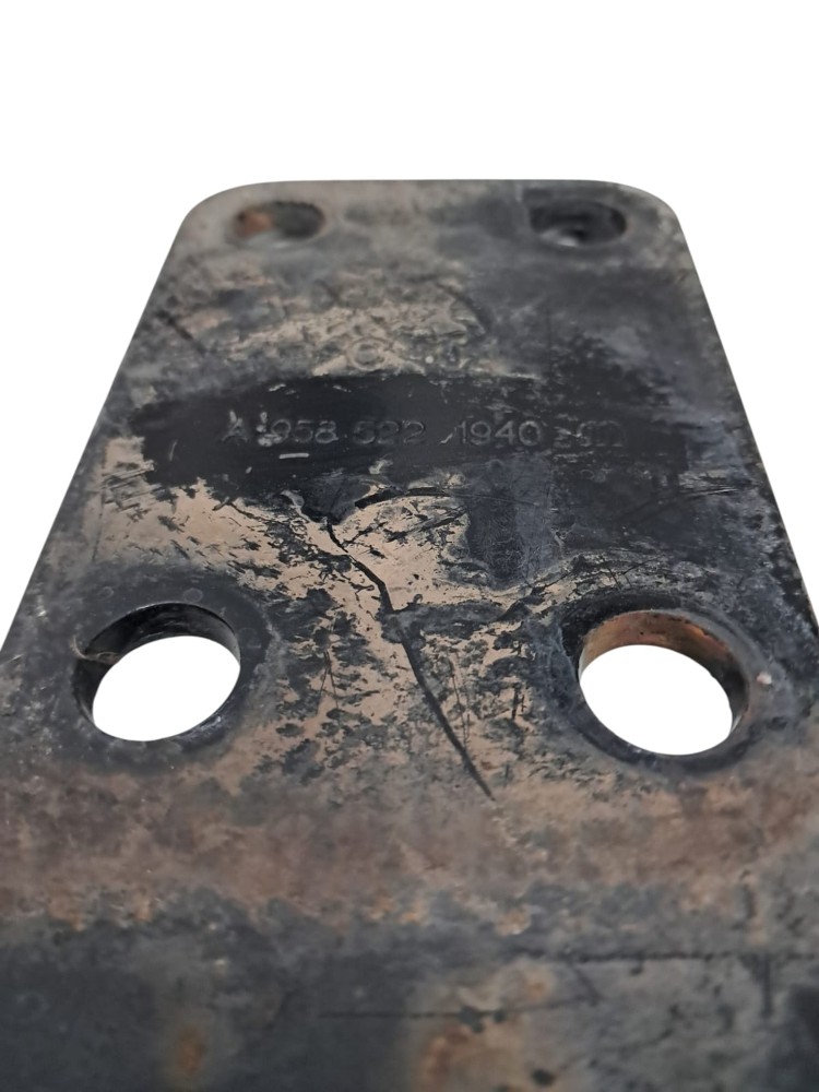 Suporte Fixacao Eixo Paralama Mb 5