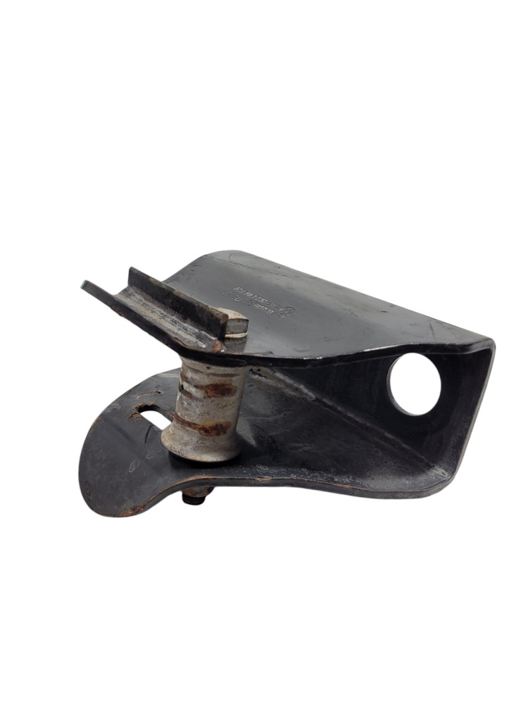 Suporte Tranca Cabine Vw Constellation 3