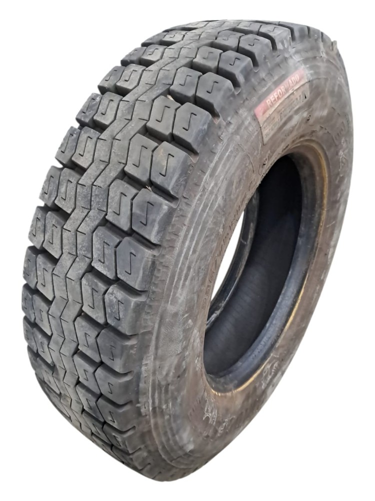 Pneu Bridgestone 235/75R17.5 Reformado