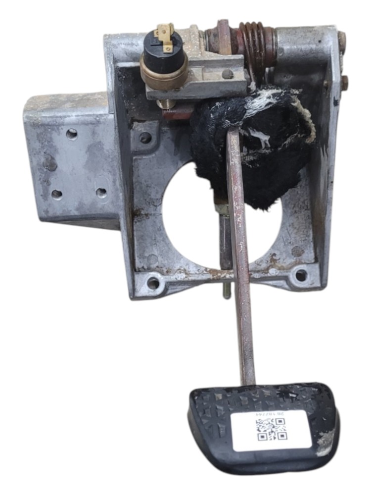 Suporte Pedal Freio Mb 1634 2001 4