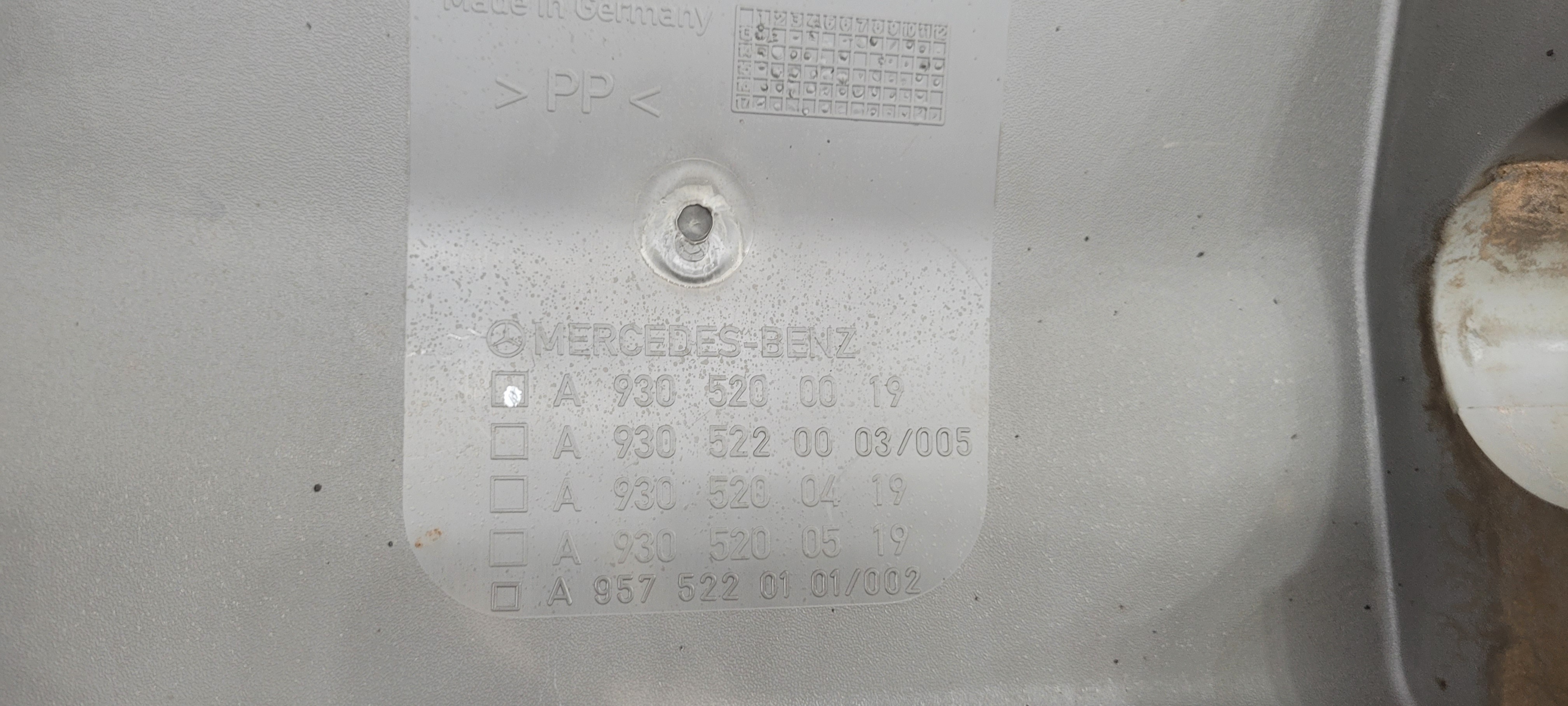 Paralama Cortado M Benz Axor Dianteiro Esquerdo A9305200019  Não Se Aplica 7