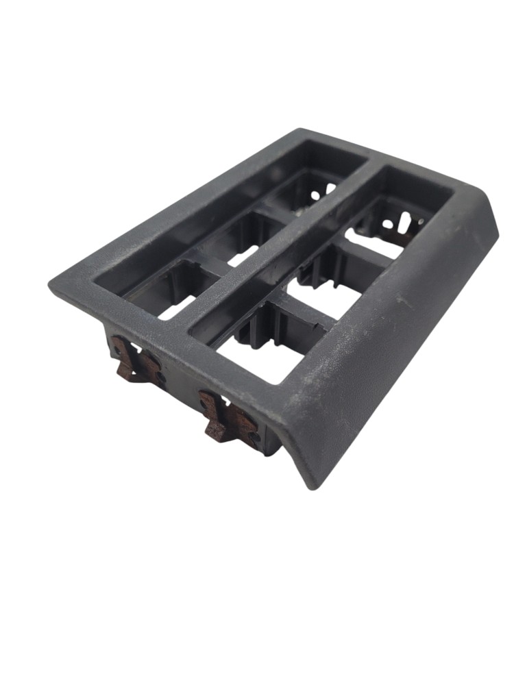 Moldura Botoes Painel Cabine Vw Constellation 3