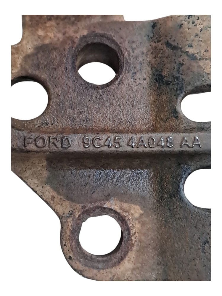 Suporte Inferior Barra Estabilizadora Traseira Esquerda Ford 6