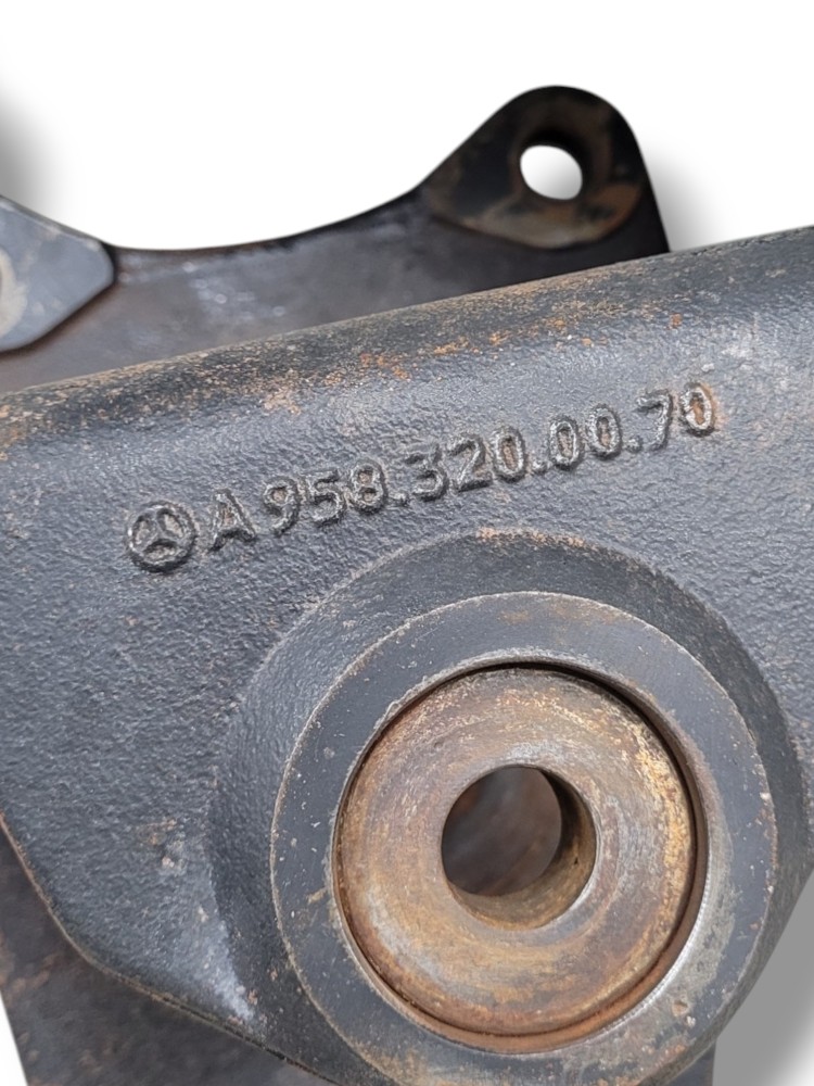 Suporte Eixo Dianteiro Mb Atego 2428 6