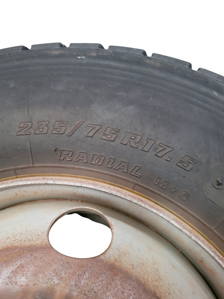 Roda C Pneu 17,5 Volkswagen 5