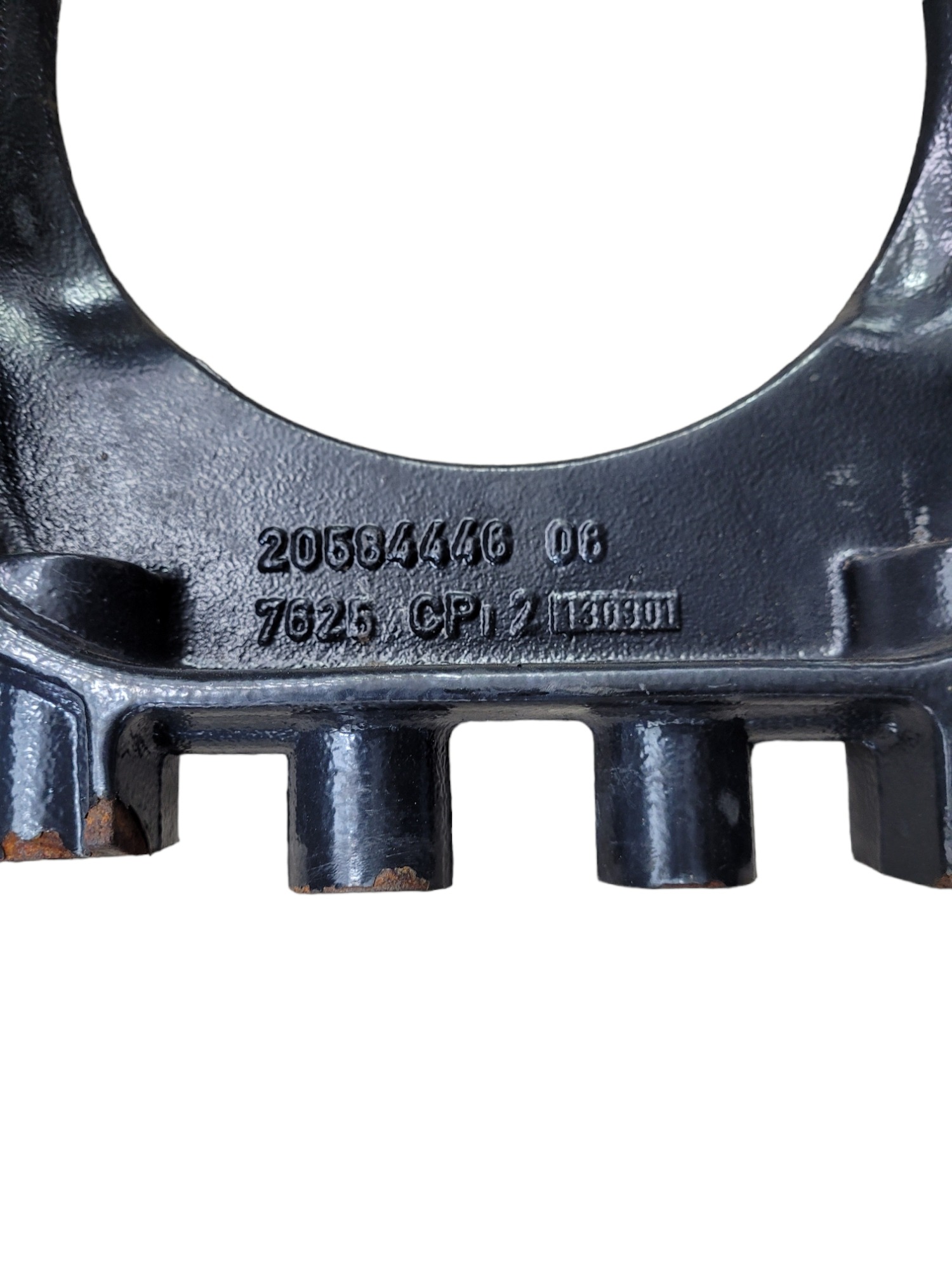 Suporte Tanque Arla Direito Volvo 20584446 5