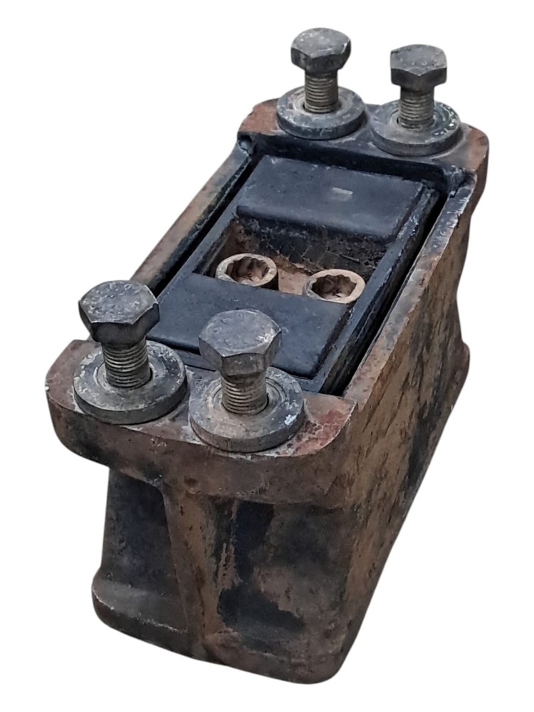 Coxim Traseiro Motor MB 1635 1941 2325 2625 L1632 L1938 1