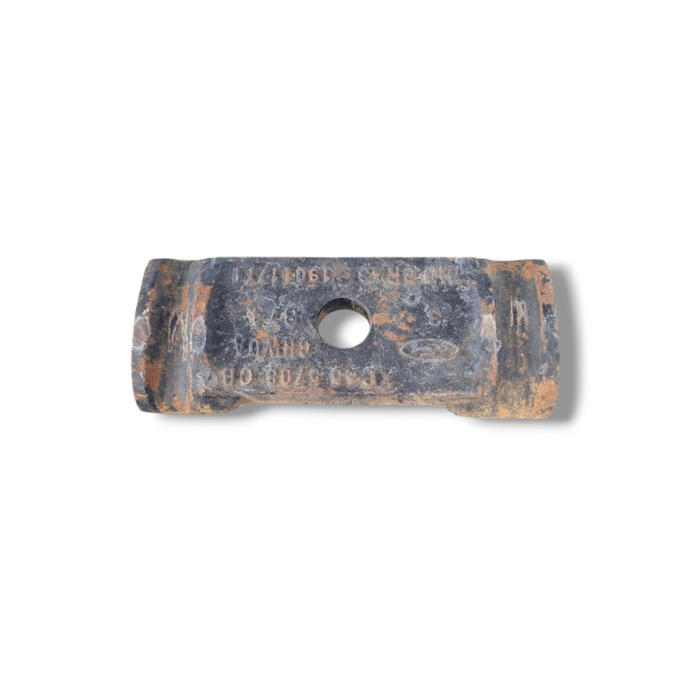 Calço Grampo Feixe Mola Ford Cargo 815 1