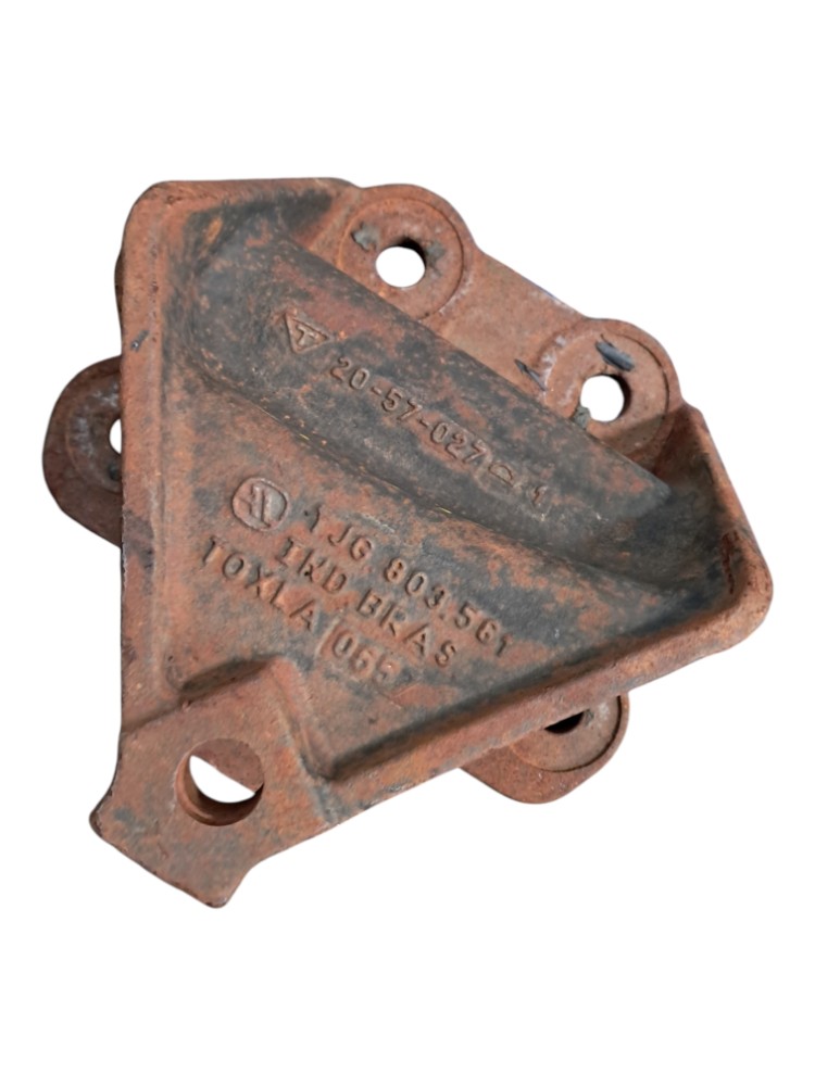 Suporte Mola Traseiro Esquerdo Vw Ford Cargo 1990 1
