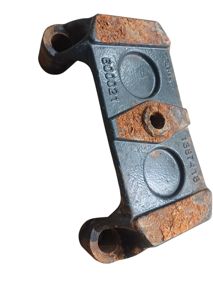 Suporte Feixe Mola Fixacao Diferencial Scania 3