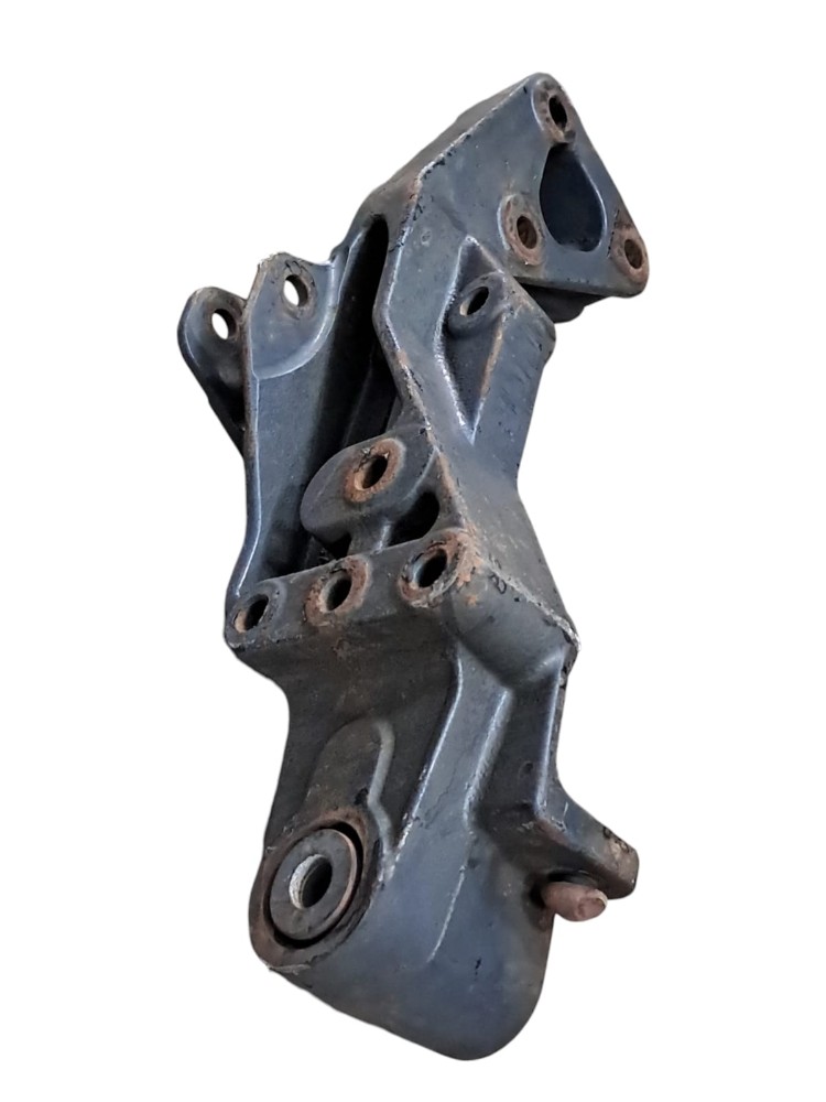 Suporte Mola Dianteira Fixacao Cabine Volvo FH 1