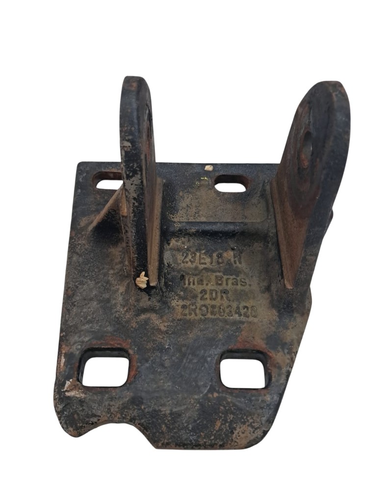Suporte Fixacao Cabine Vw 8120 2010 Direito 4