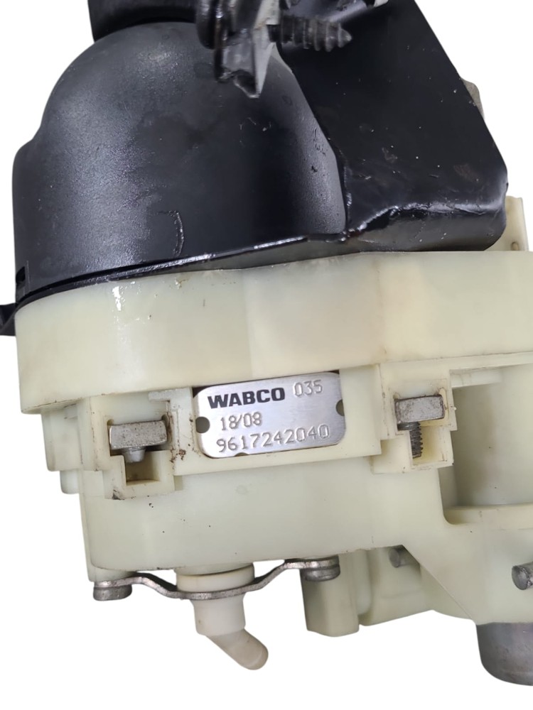 Valvula Freio Mao Volvo 20367533 6