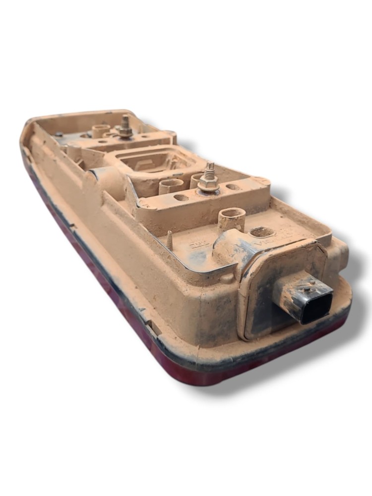 Lanterna Traseira Iveco Sway 4