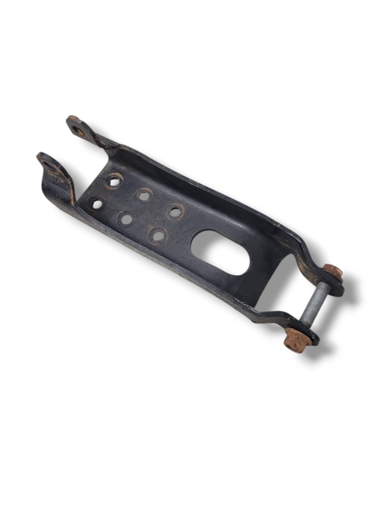 Suporte Traseiro Cabine Mb Atego 4