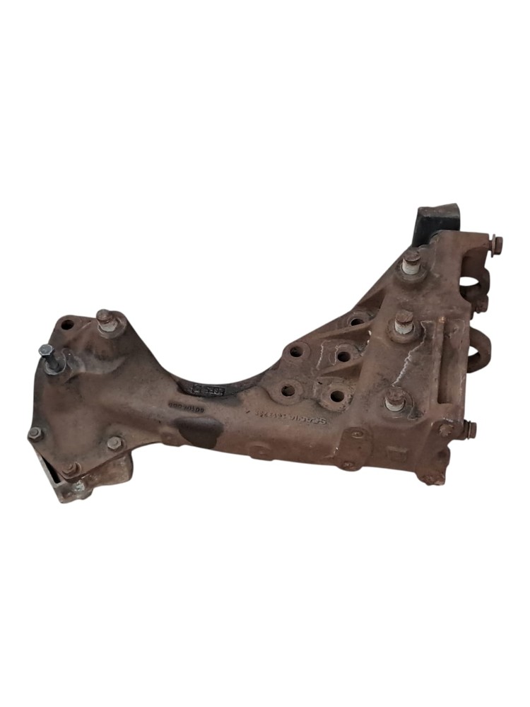 Suporte Dianteiro Ponta chassi Scania P124 6×2 2014. 4