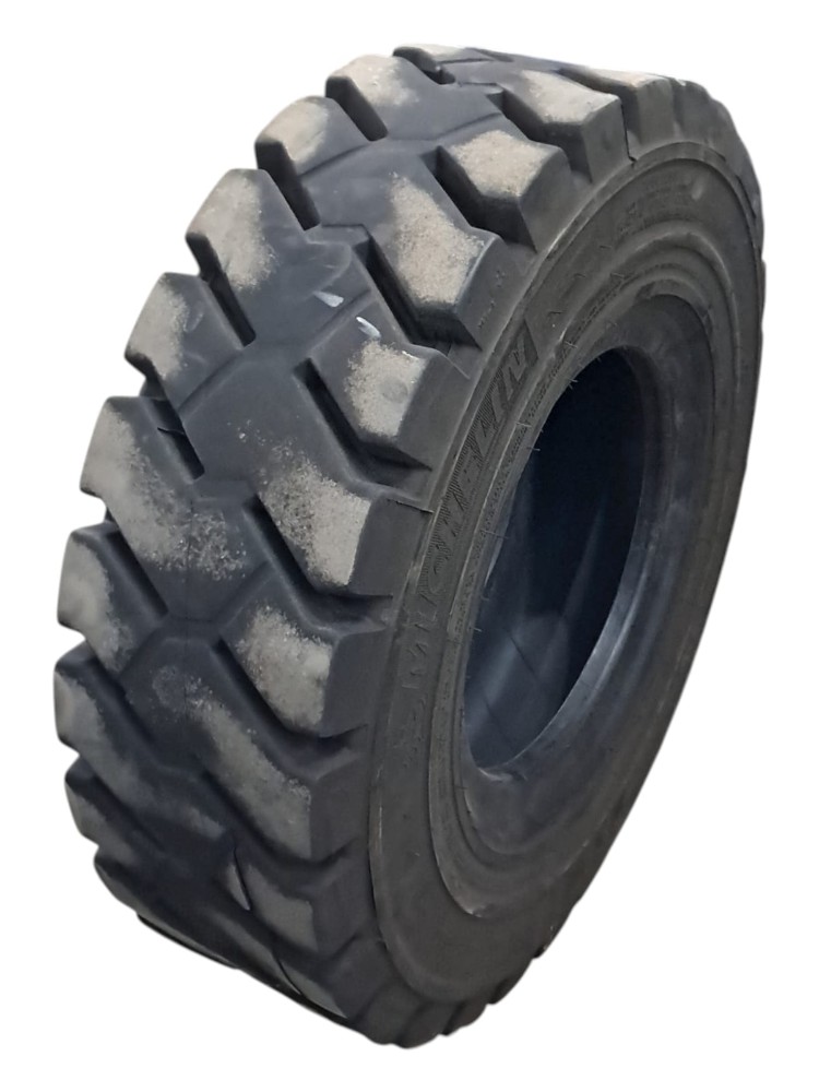 Pneu Michelin 700×12 Semi Novo 2