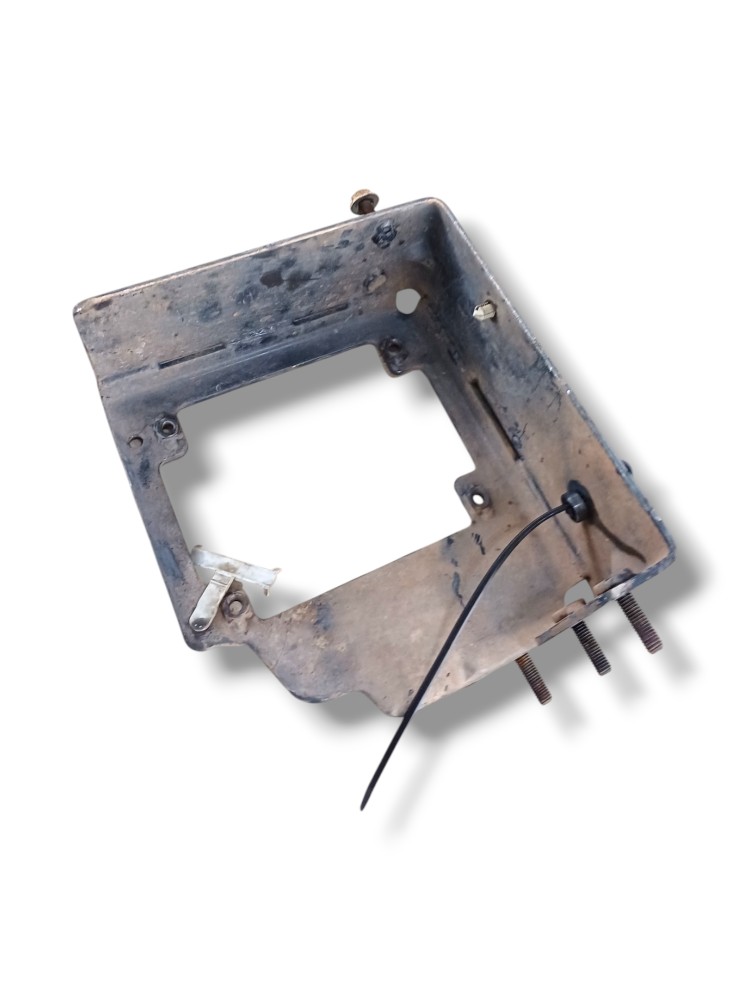 Suporte Bomba Injetora Ureia Ford Cargo 3