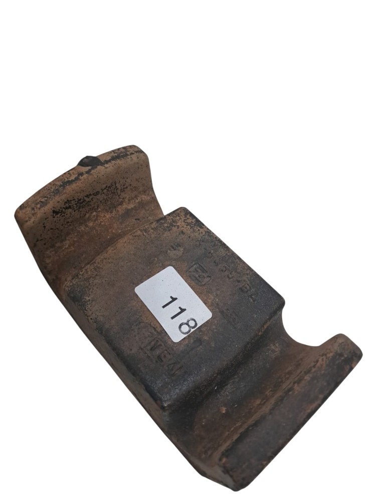 Calco Grampo Mola Ford Cargo 1