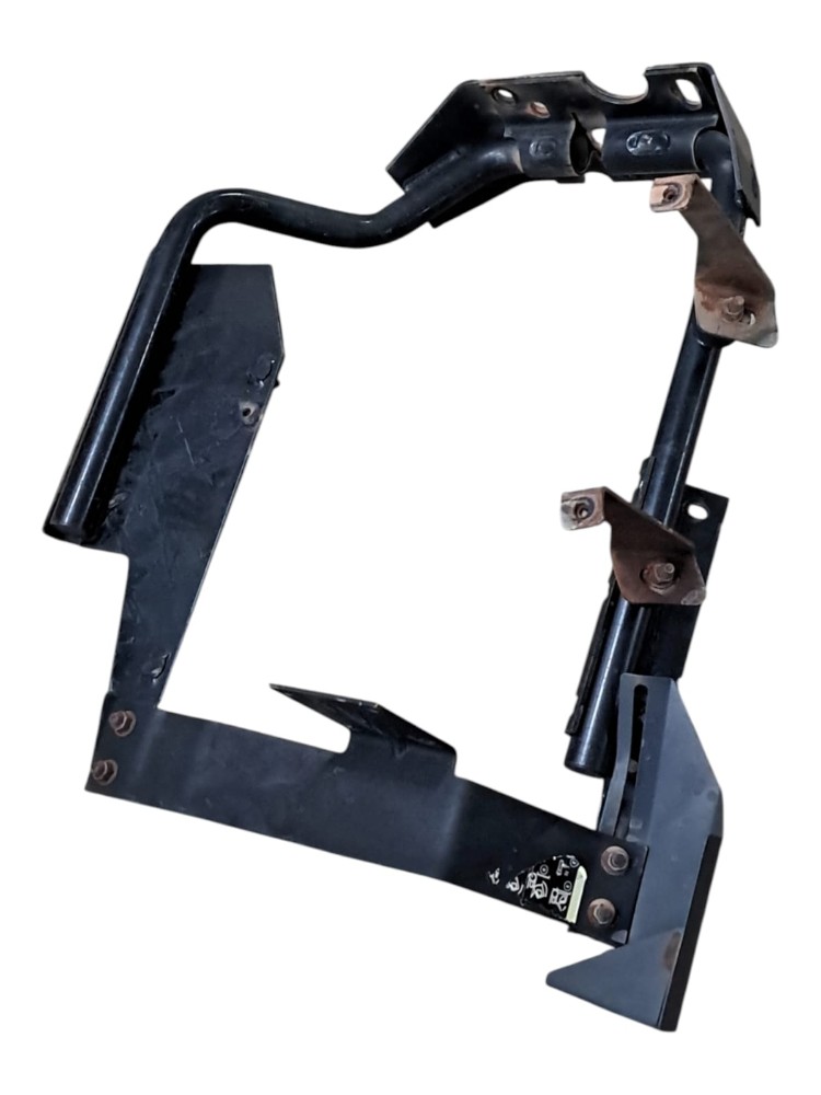 Suporte Paralama Dianteiro L.Direito Volvo VM