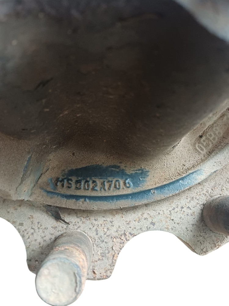 Cubo Roda Tracao Volvo VM 260 6