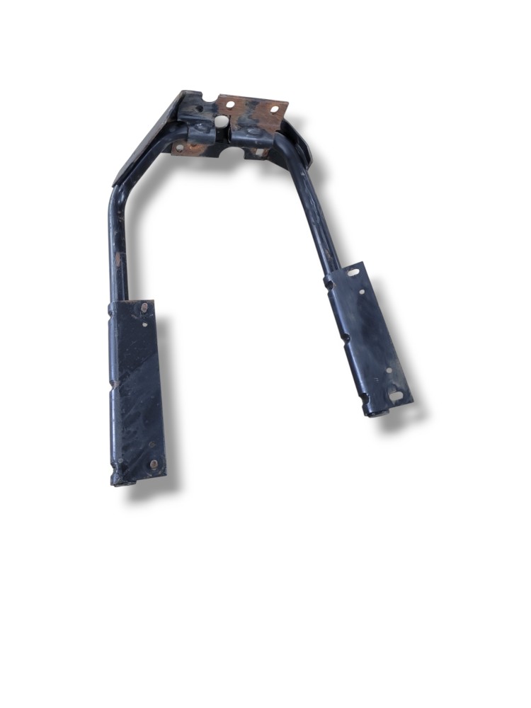 Suporte Paralama Dianteiro Esquerdo Volvo Vm 2