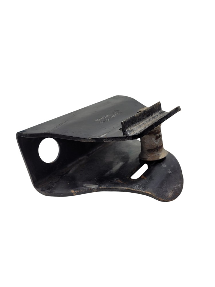 Suporte Tranca Cabine Vw Constellation 4
