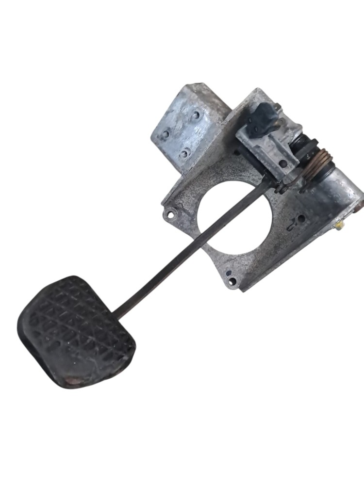 Suporte Com Pedal Freio Mercedes Benz 2