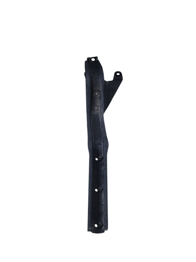Suporte Inferior Paralama Ford Cargo Dianteiro  Brasil 1