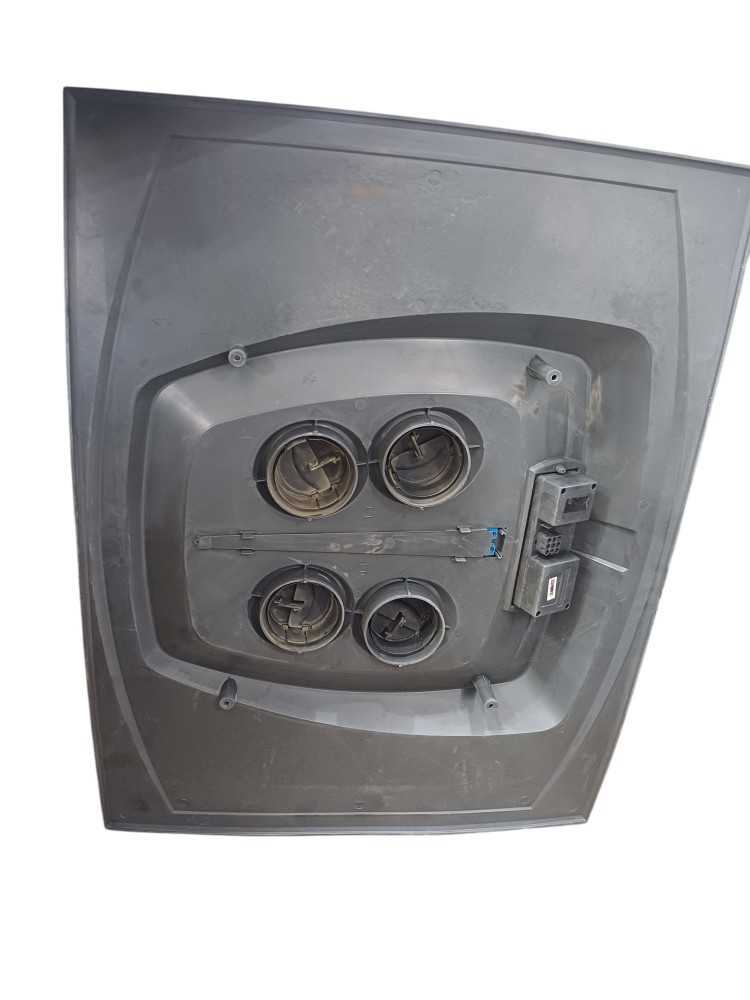 Tampa Climatizador Volvo FH540 2022 4