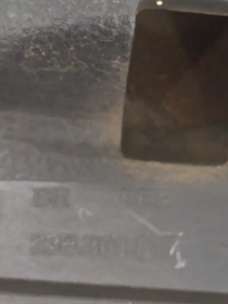 Tampa Estribo Vw 6.160 2019 2020 8