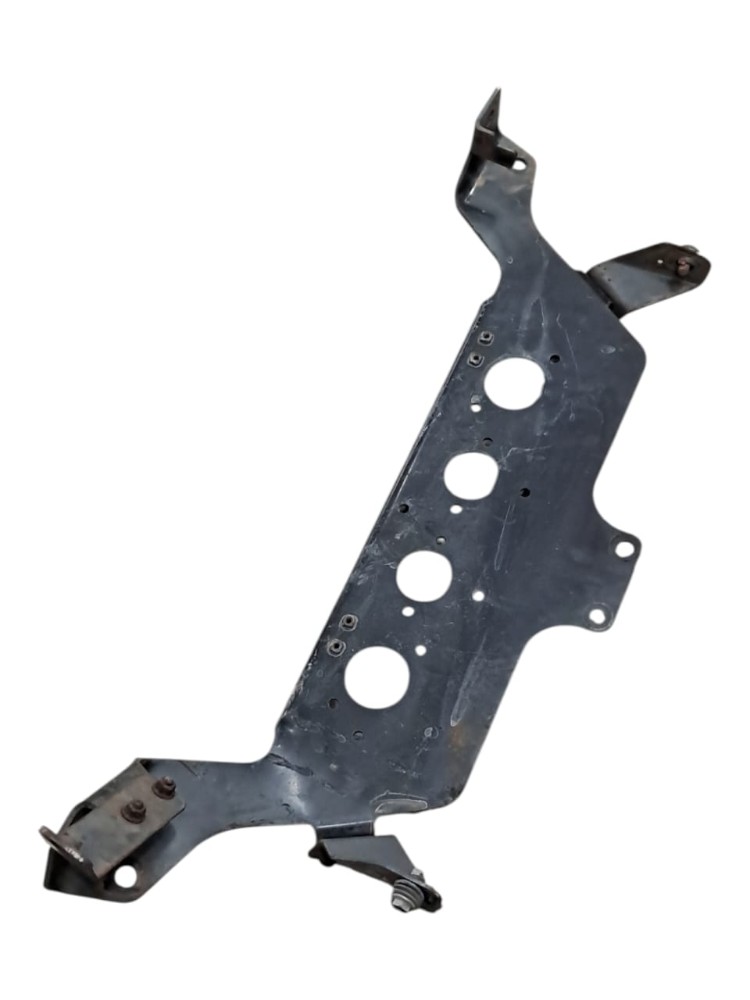 Suporte Traseiro Cabine Mercedes-Benz Axor 3