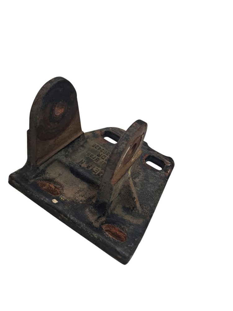 Suporte Fixacao Cabine Vw 8120 2010 Direito 3