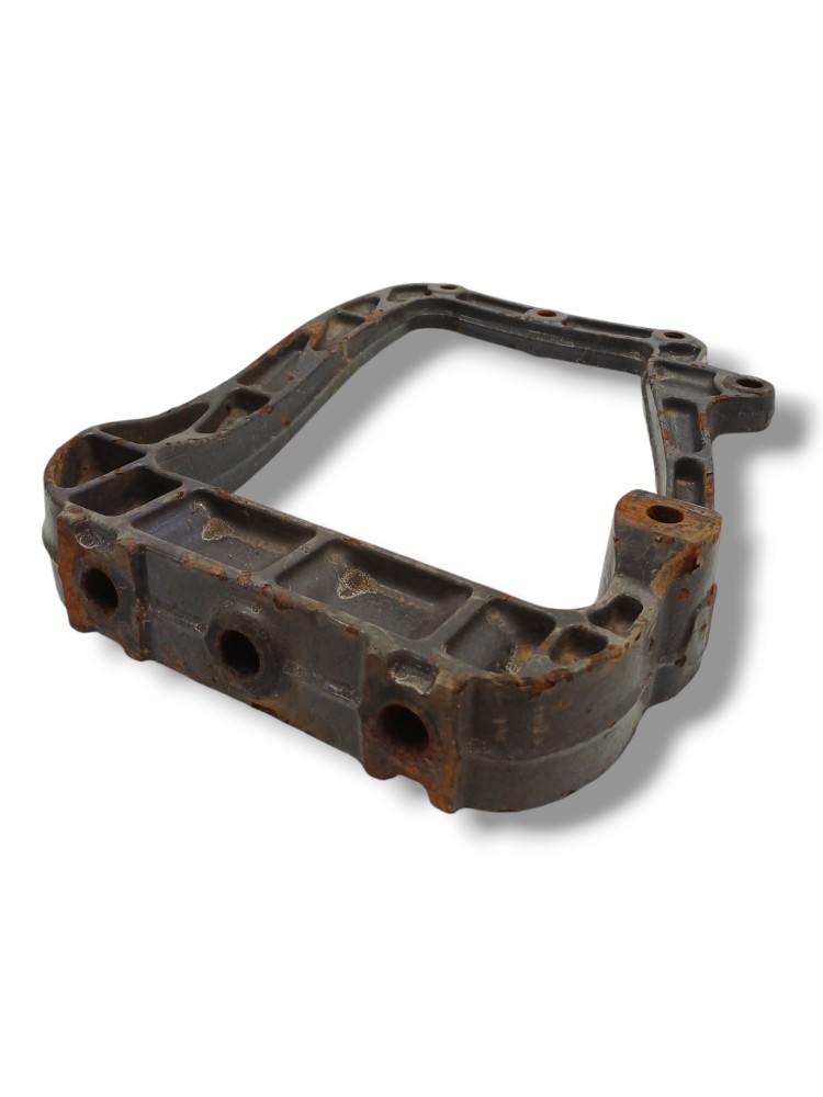 Suporte Dianteiro Bomba Arla Volvo Vm 5