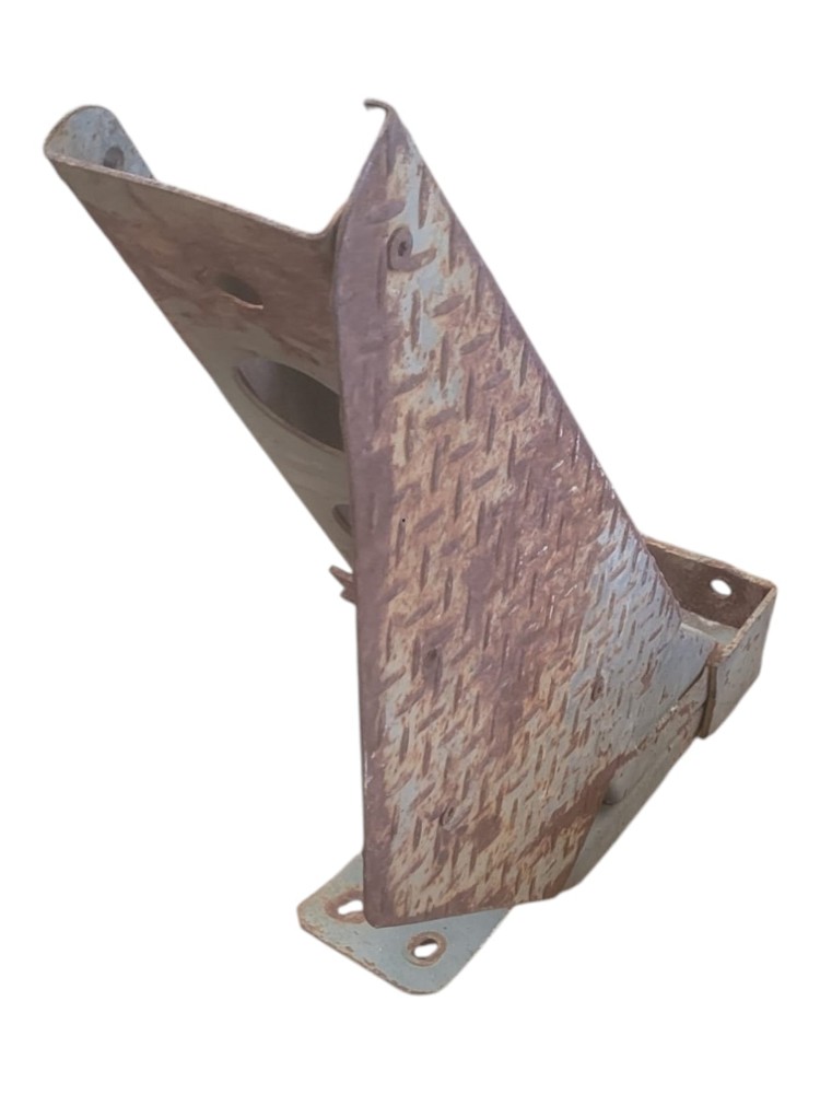 Suporte Parachoque Volvo NL10 Lateral 4