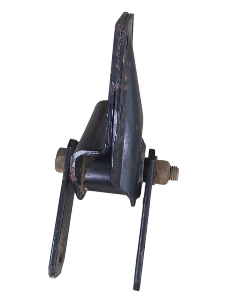 Suporte Feixe Mola Dianteiro Vw 13150 2000 a 2006 3