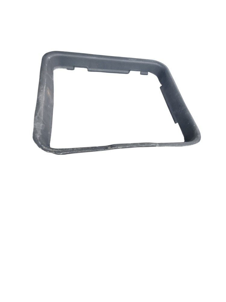 Moldura Friso Farol Volvo Fh540 2022 7