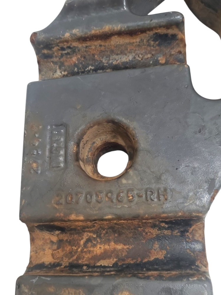 Suporte Mola Dianteiro Direito Volvo 4