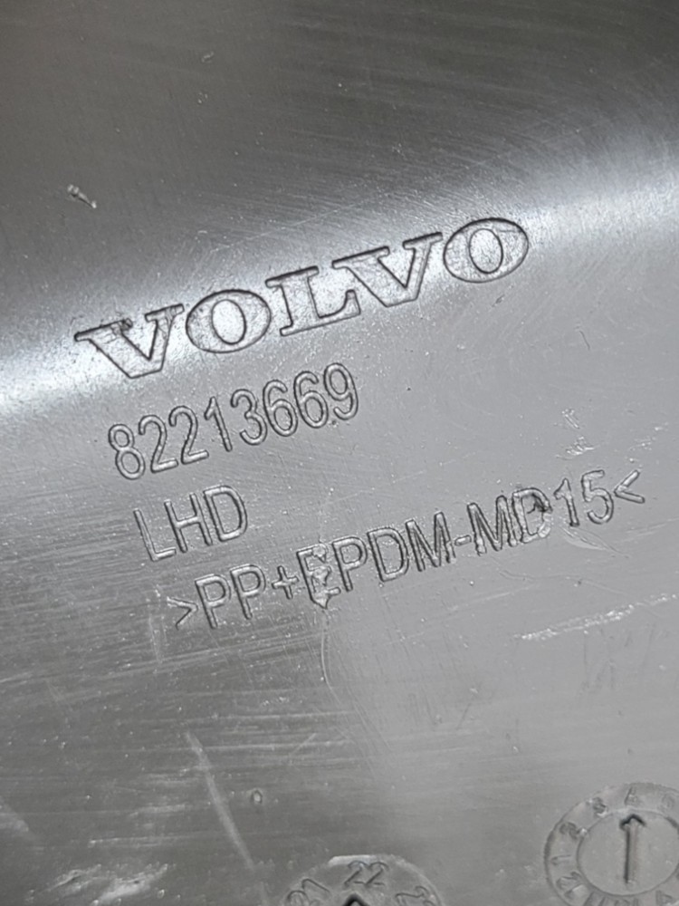 Moldura Coluna Volvo Fh 2022 Vn143 6