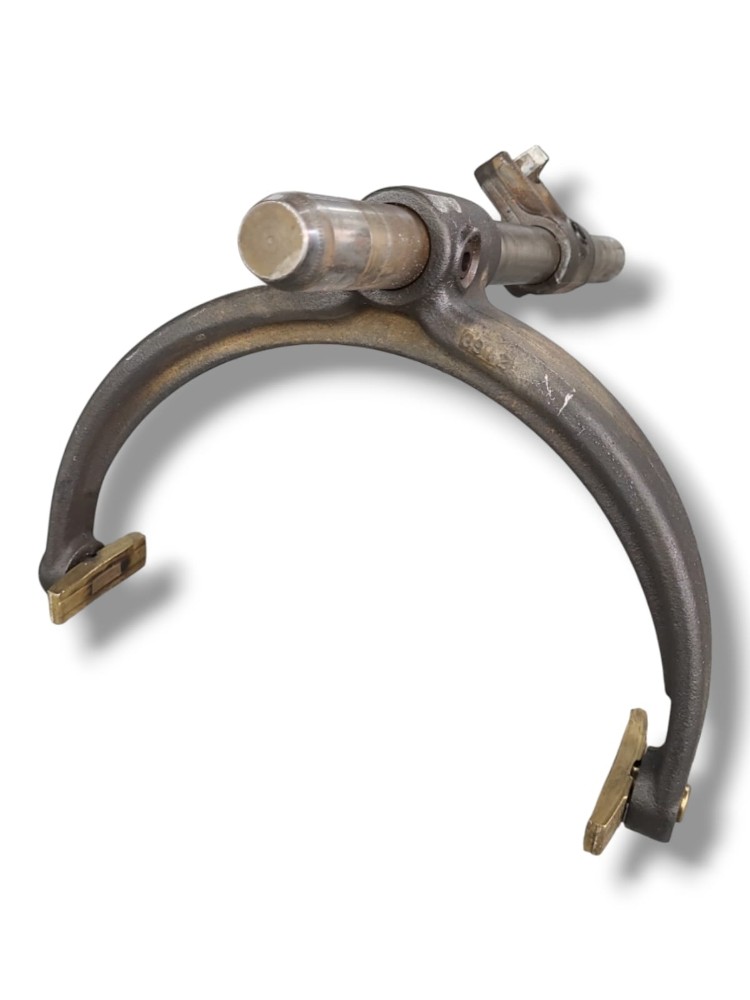 Garfo Engate Caixa Cambio Scania P310