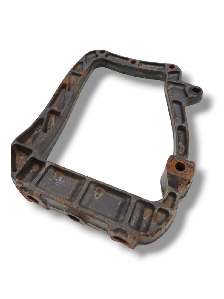 Suporte Dianteiro Bomba Arla Volvo Vm 4
