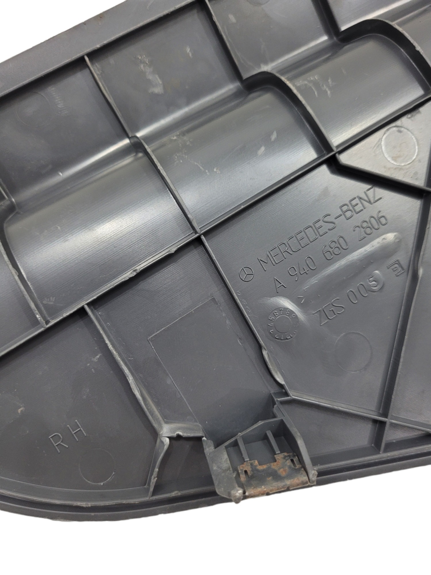 Tampa Painel Lateral Direito M Benz A9406802806 Não Se Aplica 4