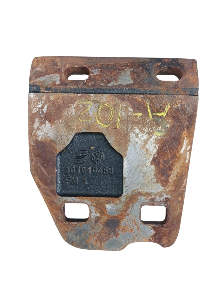 Suporte Fixação Cabine Direito Vw 8120 2010 6